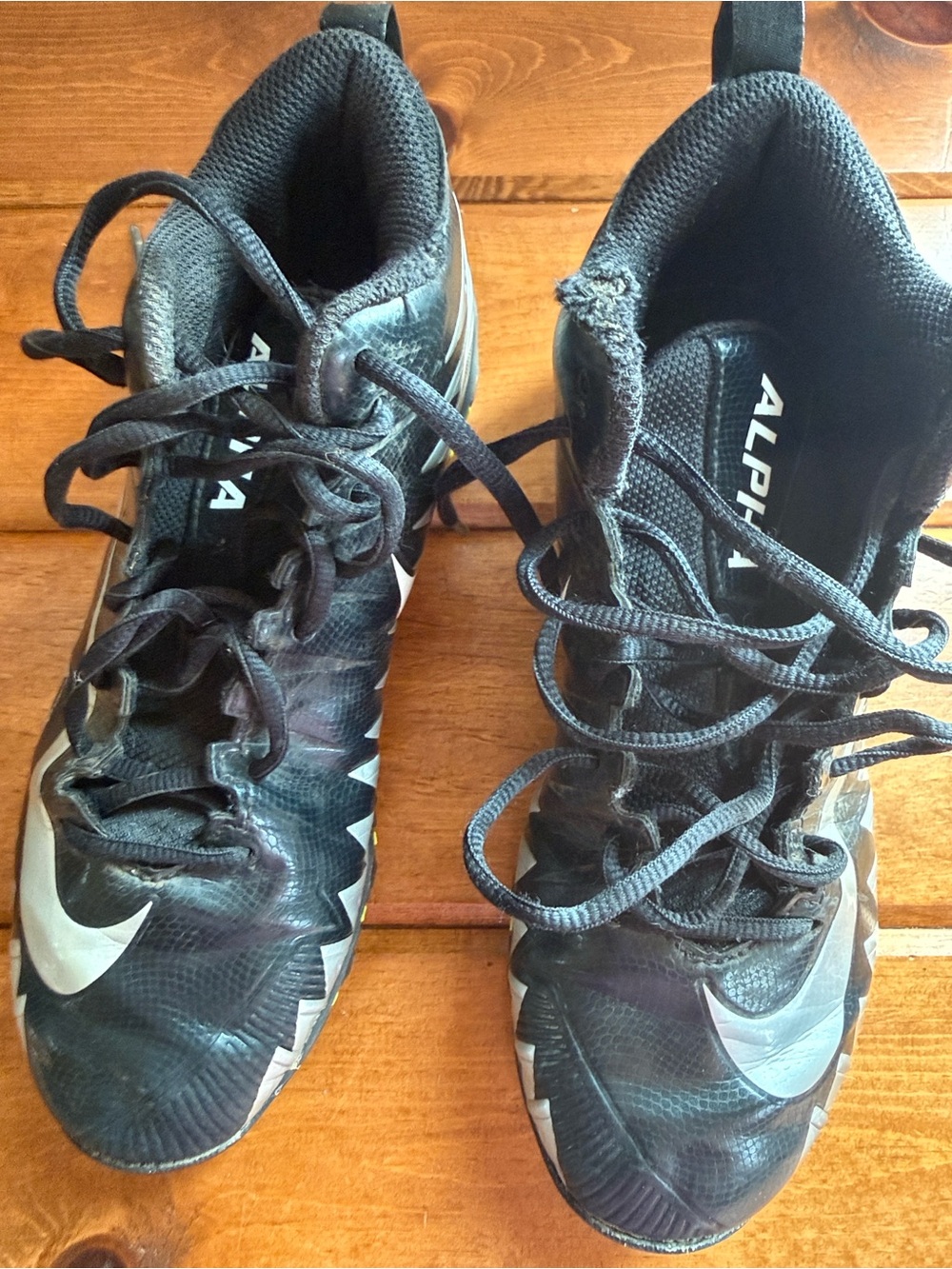 Nike Alpha football cleats kids 6.5